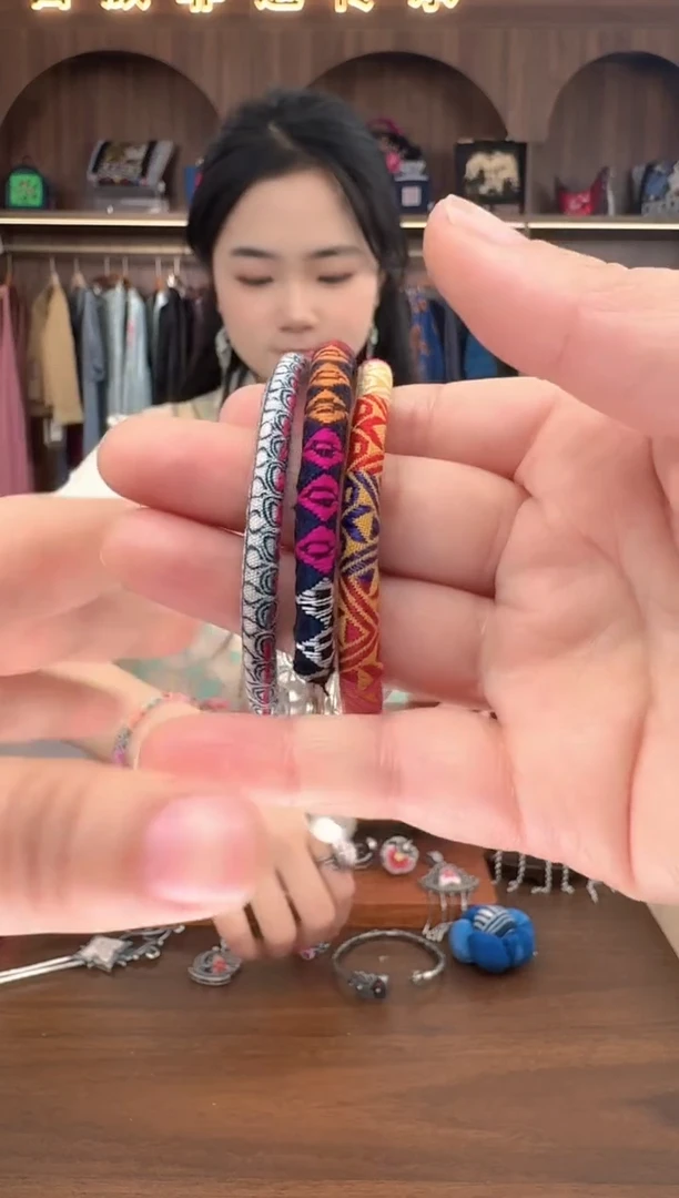 【闪购商品】织绣扶光苗绣传承78