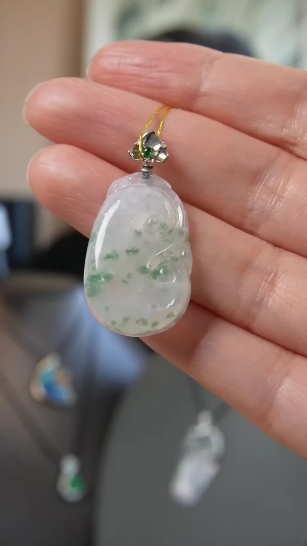 【闪购商品】翡翠吊坠(不含链)18K金镶嵌天然缅甸翡翠吊坠