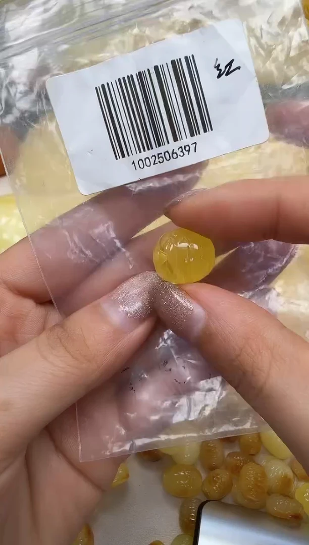 裸石琥珀未镶嵌如图