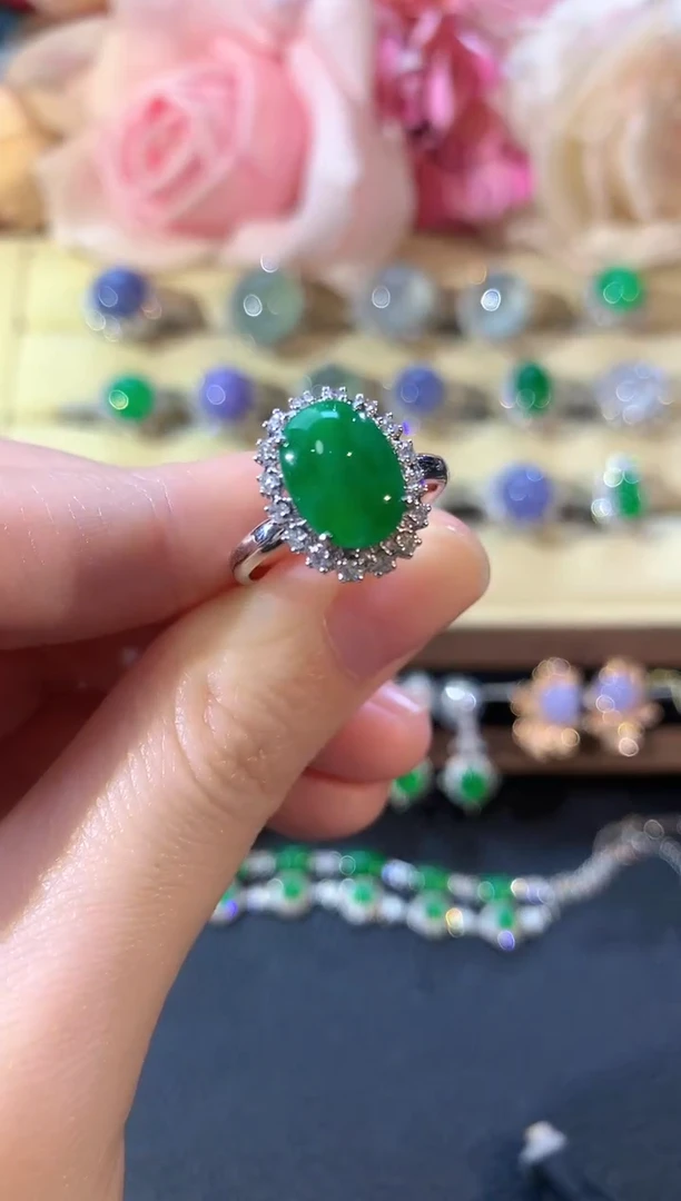 18K金镶嵌戒指翡翠冬日珠宝Q113