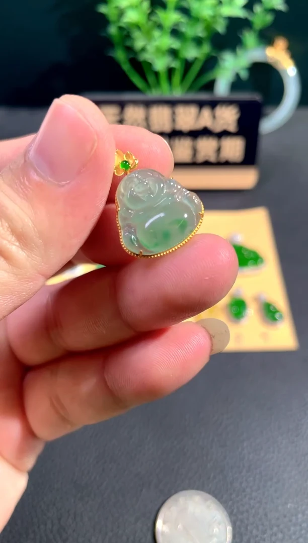 颈饰18K金镶嵌翡翠翡翠