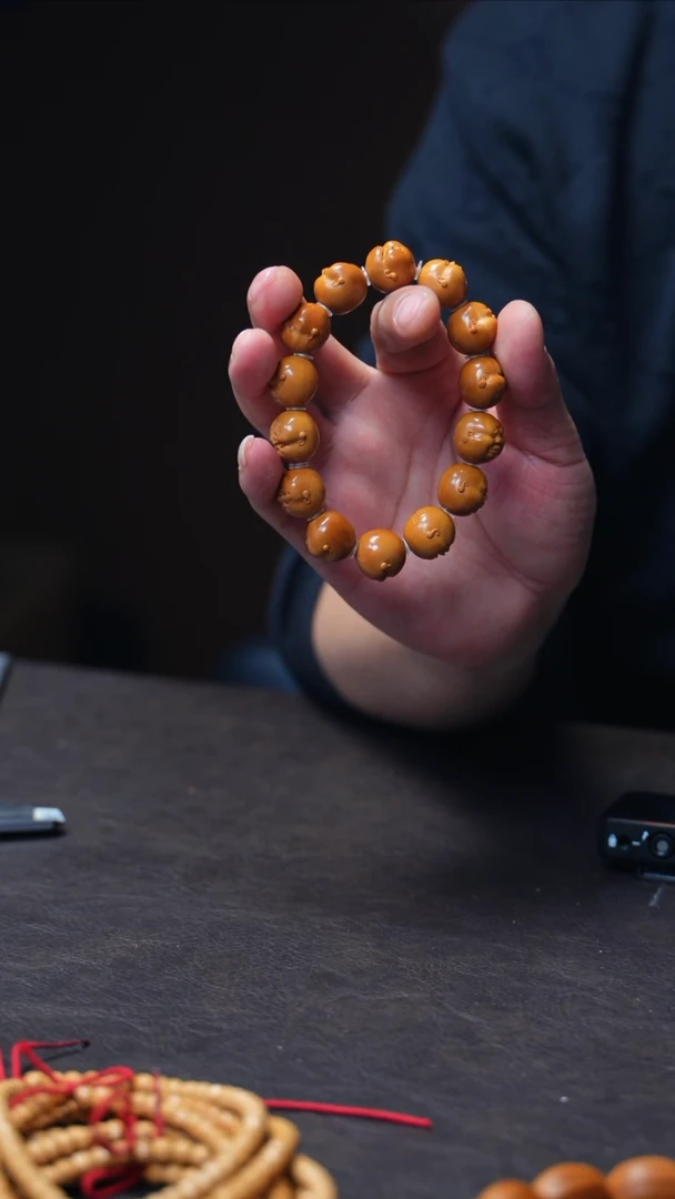 【闪购商品】橄榄核手串/手链昌莉芸百态