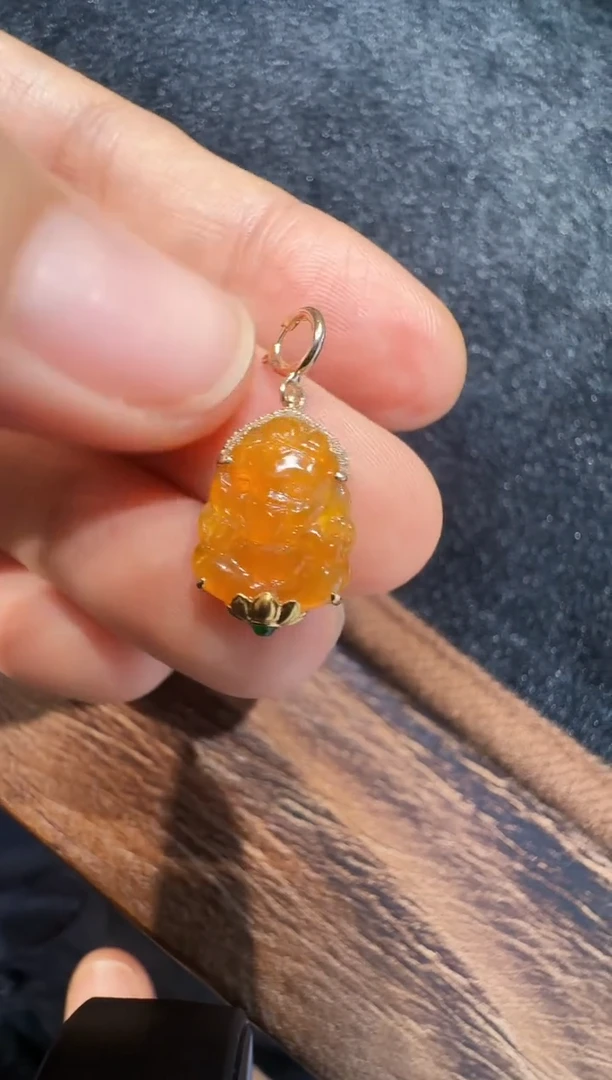 颈饰18K金镶嵌翡翠00002280