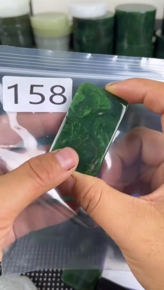 和田玉未镶嵌珠宝半成品牌子