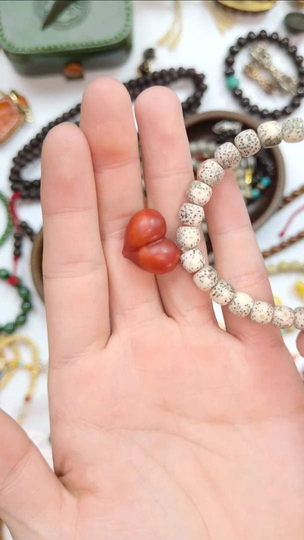 手串星月菩提?****e屁桃