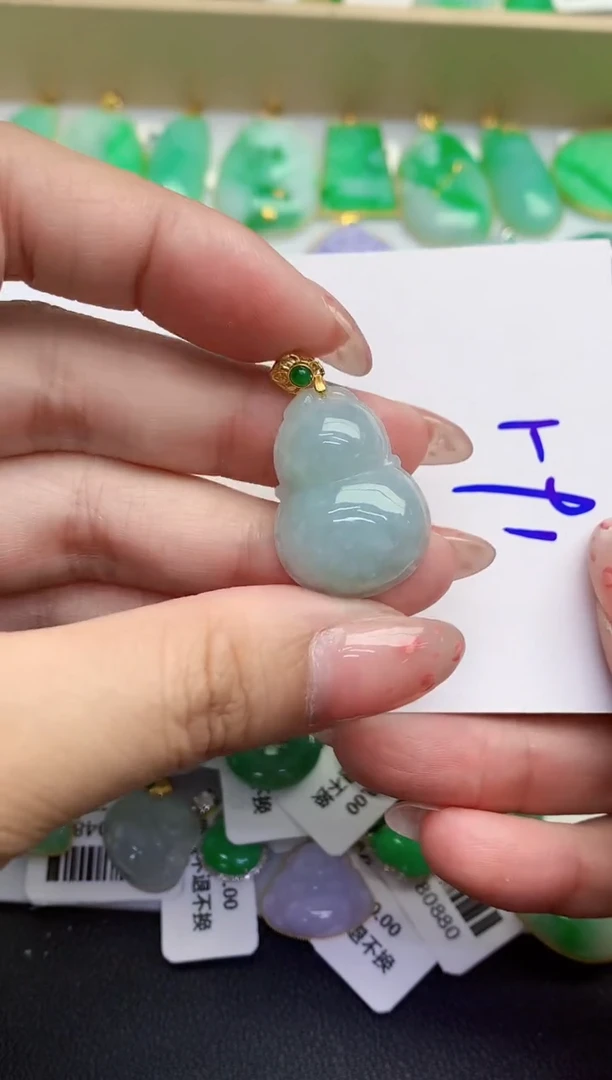 翡翠未镶嵌颈饰缅甸天然翡翠A货