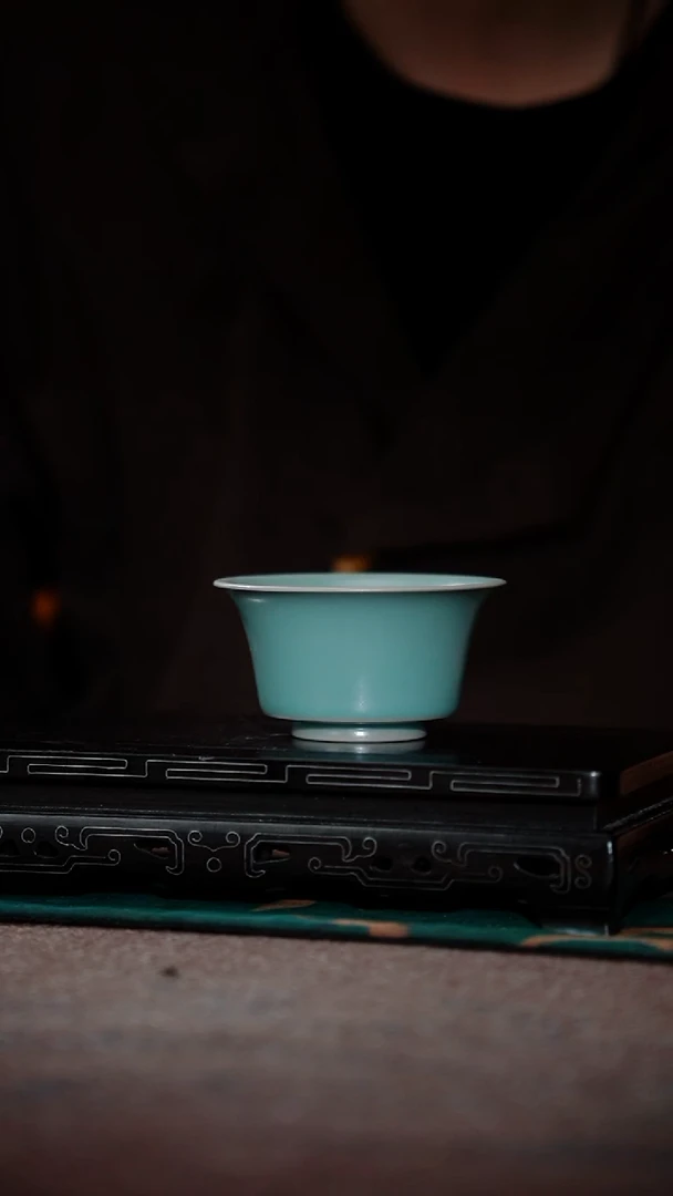 10-5带足马蹄杯（云端釉）
