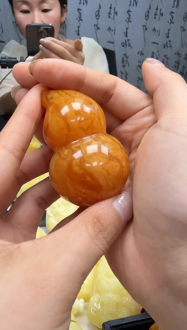 裸石琥珀未镶嵌如图
