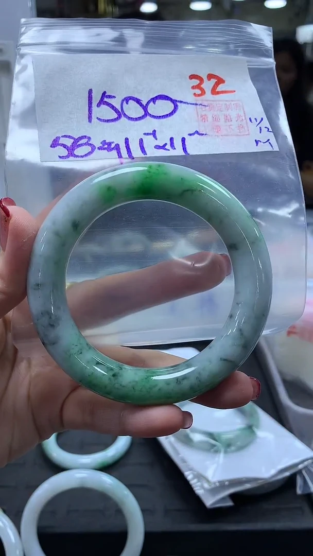 未镶嵌定制翡翠32毛货需精细抛光多样性发1件1500元