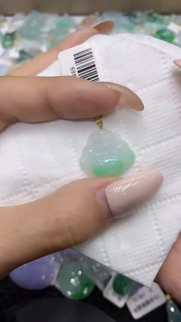 颈饰18K金镶嵌翡翠111111111111
