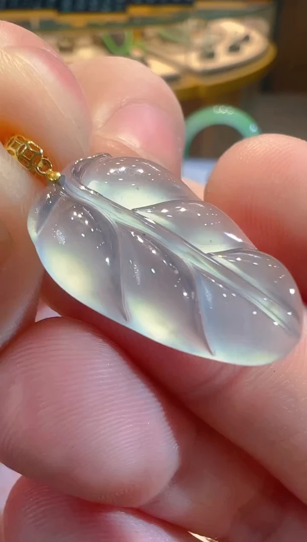 【闪购商品】翡翠吊坠(不含链)18K金镶嵌多样性发货一件