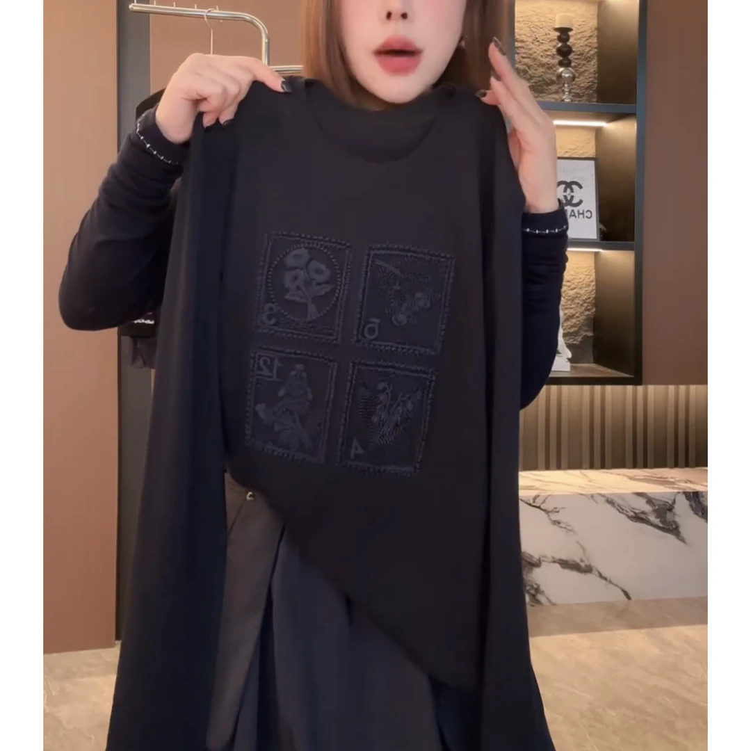 【镂空】秋季新款气质百搭显瘦流光风流行印花T恤正肩上衣LK2509086