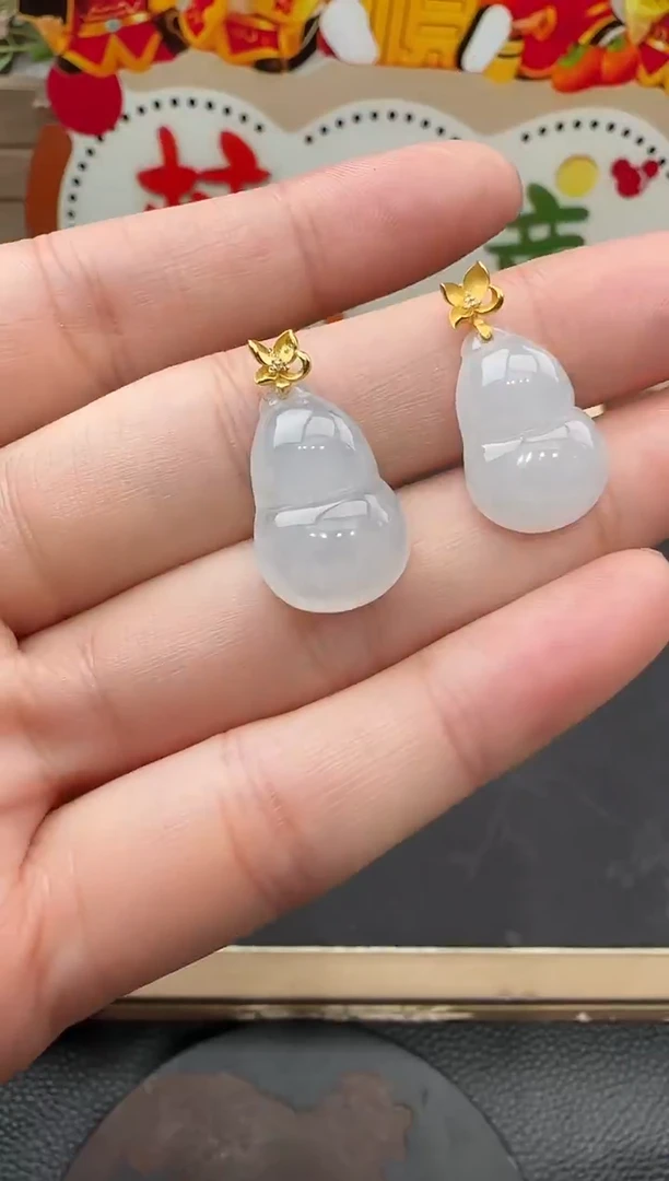 吊坠(不含链)18K金镶嵌翡翠葫芦多样性发货其一