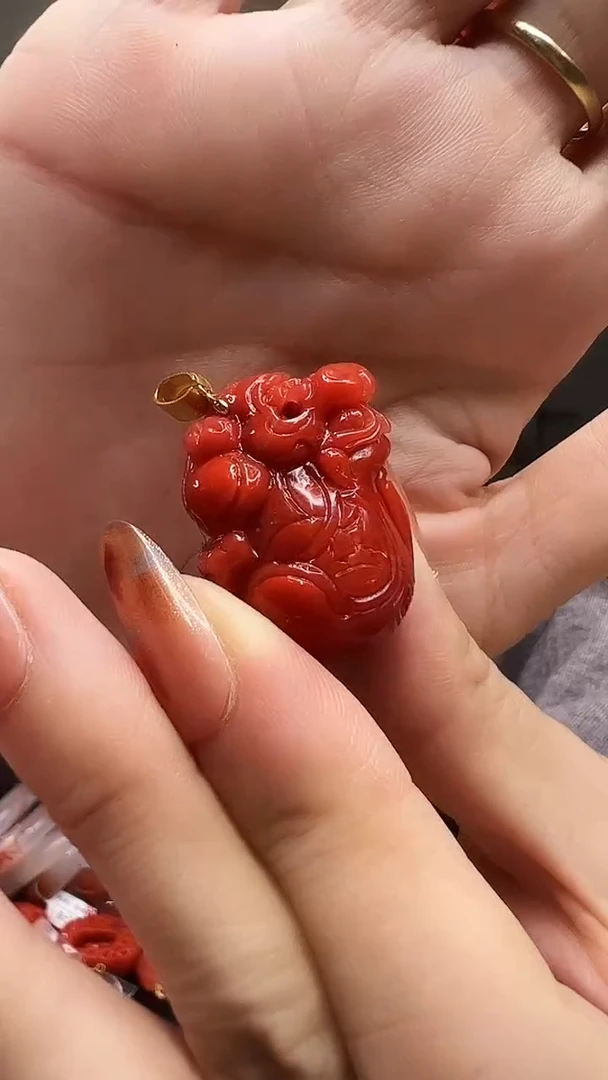 吊坠(不含链)18K金镶嵌南红玛瑙/貔貅