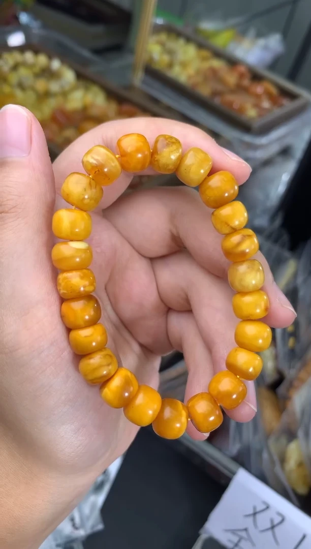 蜜蜡未镶嵌珠宝奇石87