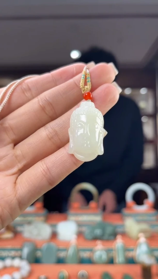 颈饰未镶嵌和田玉佩佩