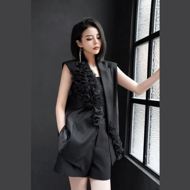 2025春季新款气质高级设计感立体花朵黑色西装马甲短裤三件套装女