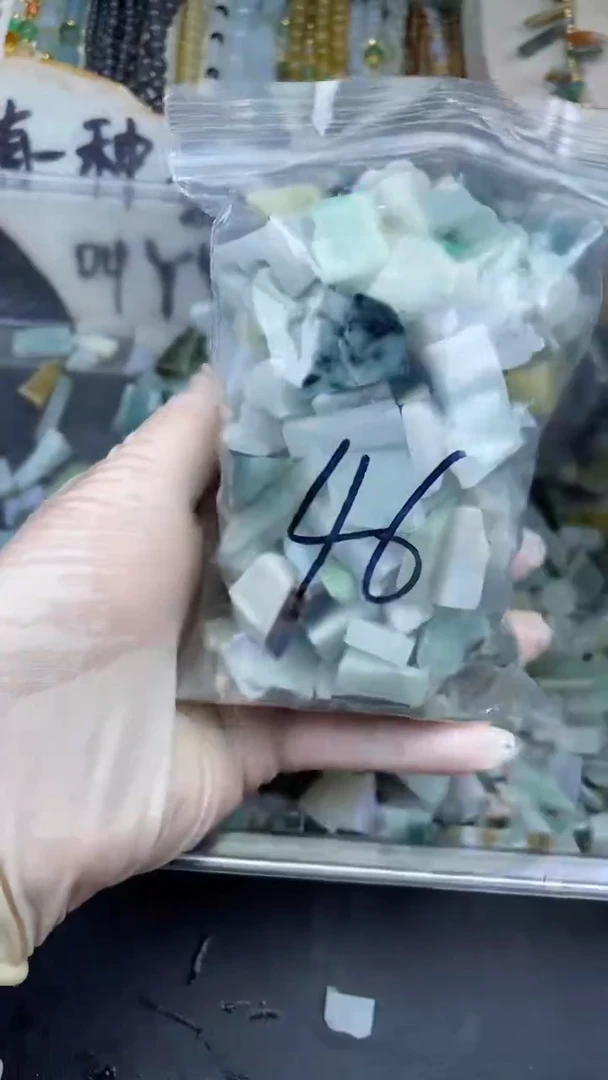 【闪购商品】翡翠颈饰未镶嵌天然翡翠小号500克46