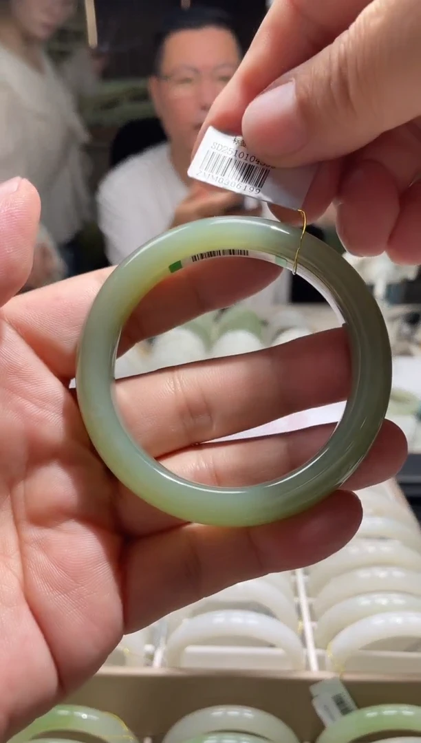 未镶嵌手镯和田玉56-58圈口 6199