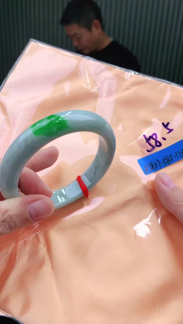 未镶嵌手镯翡翠58+