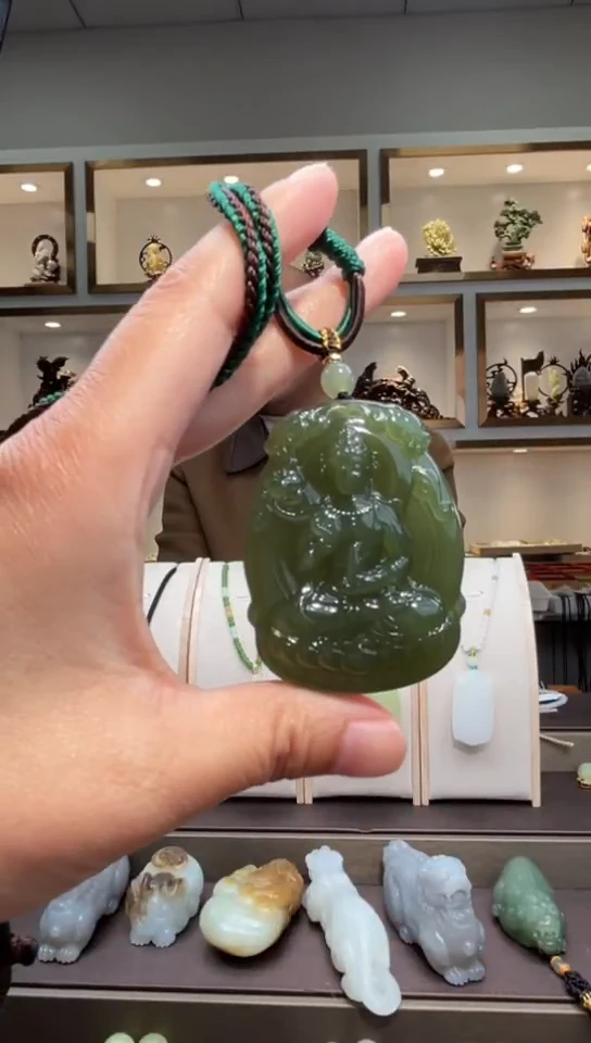 颈饰未镶嵌和田玉苏