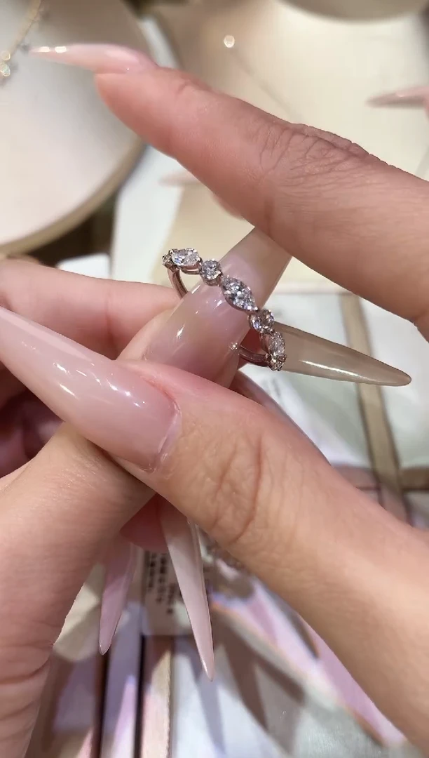 18K金镶嵌实验室培育钻石现货 大版马眼排戒指16圈