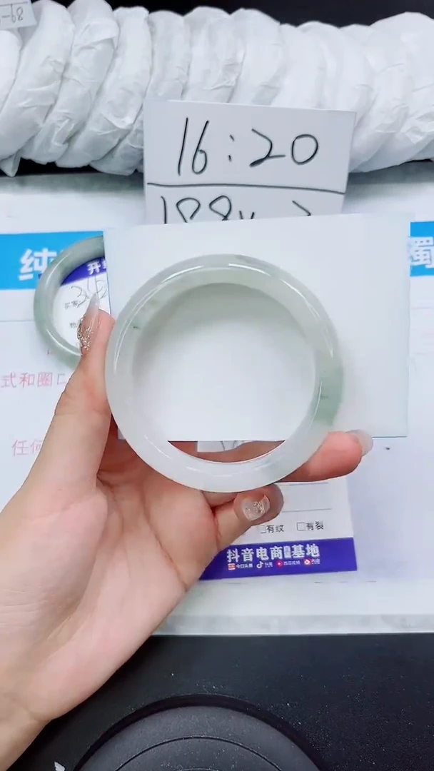 【闪购商品】石英质玉手镯未镶嵌S243-56/57