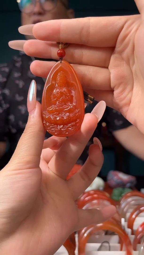 南红玛瑙未镶嵌颈饰吊坠