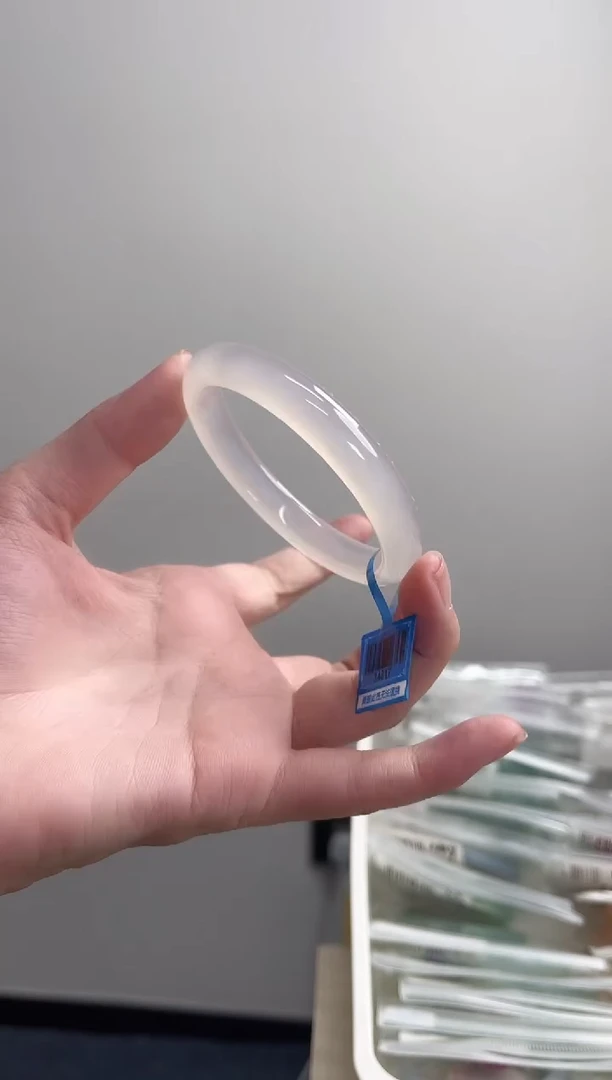 玛瑙/玉髓手镯未镶嵌58圈