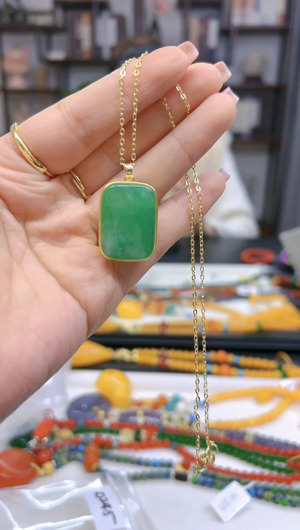 【闪购商品】翡翠吊坠(赠链)银S925镀金镶嵌D245