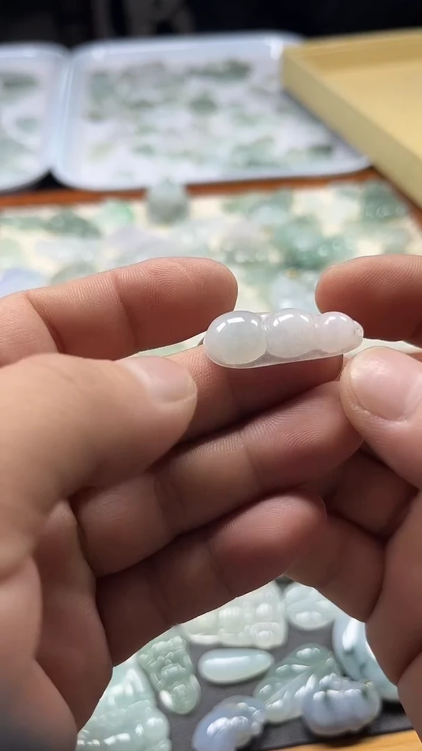 颈饰未镶嵌翡翠福豆