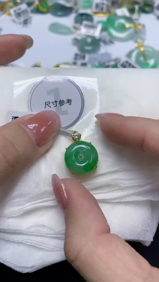 颈饰未镶嵌翡翠天然缅甸翡翠A货多样性发一件