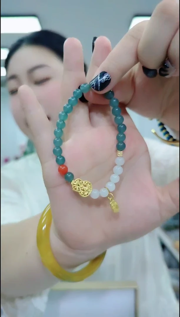 翡翠未镶嵌颈饰1011蓝水白手串