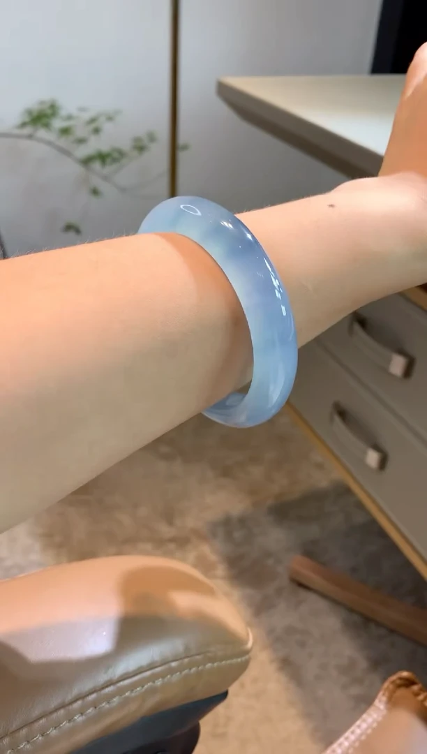 翡翠手镯未镶嵌翡翠 手镯