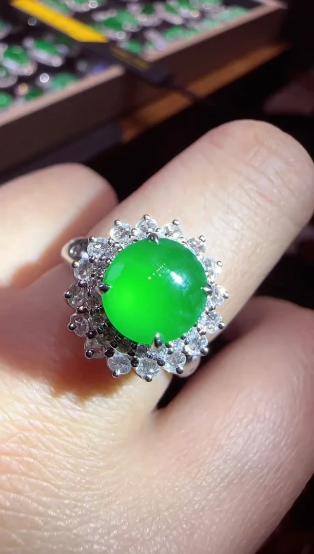 【闪购商品】翡翠戒指18K金镶嵌蛋面