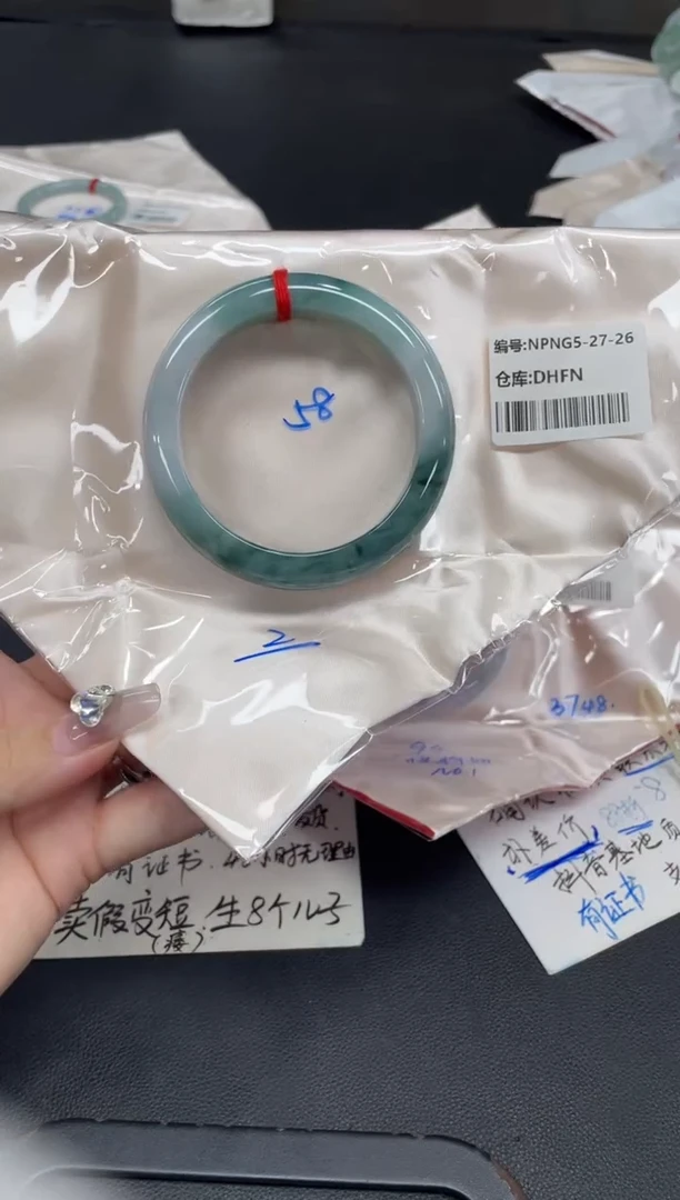 未镶嵌手镯翡翠翡翠手镯