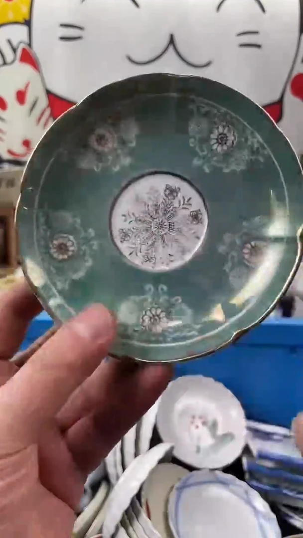 瓷片口沿直径大概是