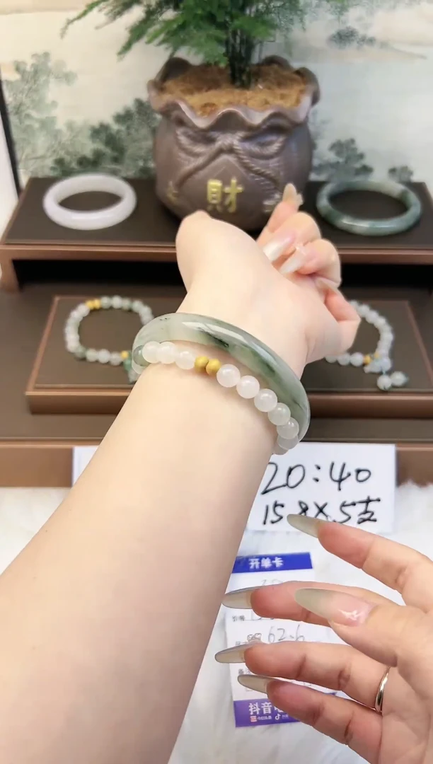 【闪购商品】石英质玉手镯合金38-62.6