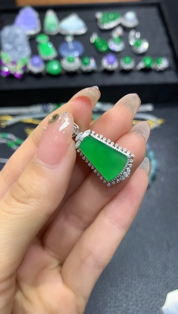 翡翠18K金镶嵌吊坠(不含链)17吊坠不含链
