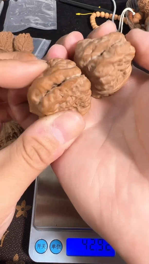 把件核桃全品38.4尺头货对大开背三角蛙