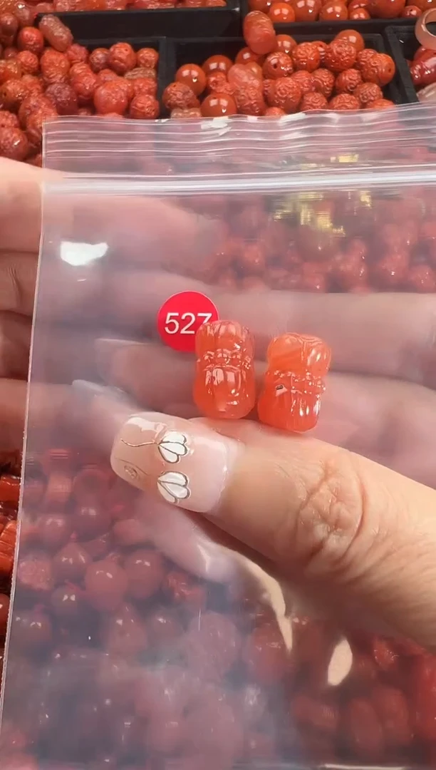 颈饰未镶嵌南红玛瑙1