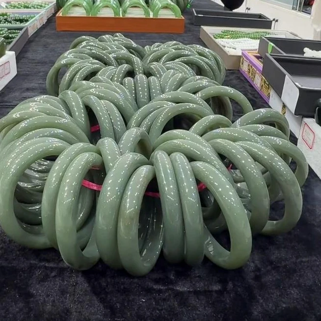 【老郑家】和田玉手镯一支 (多样性发1件)