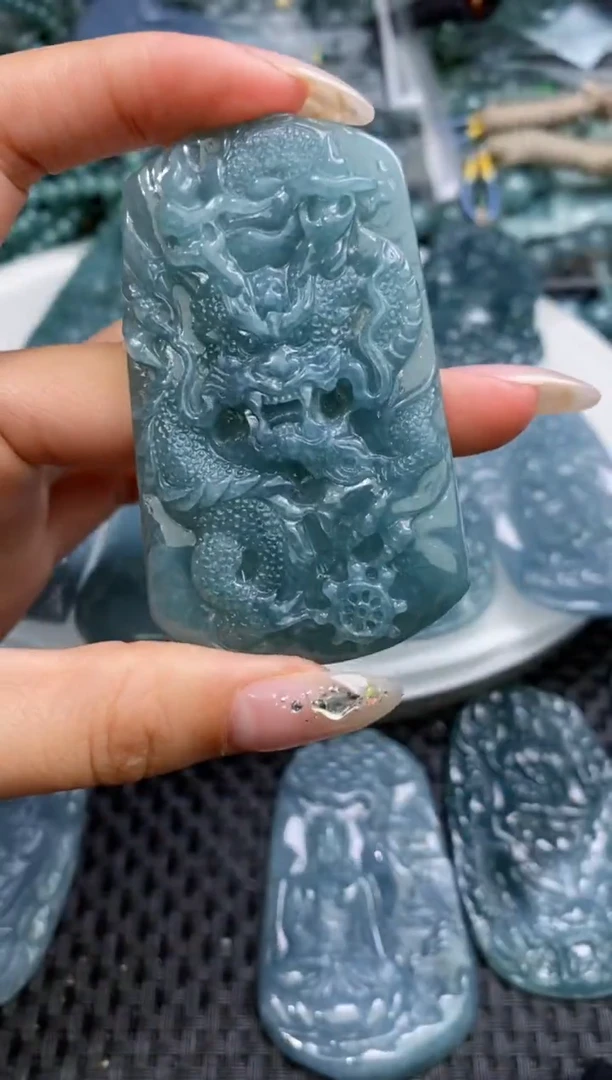 【闪购商品】翡翠颈饰未镶嵌          