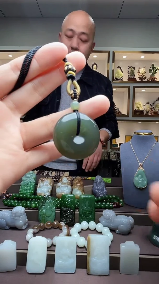 【闪购商品】和田玉颈饰未镶嵌苏