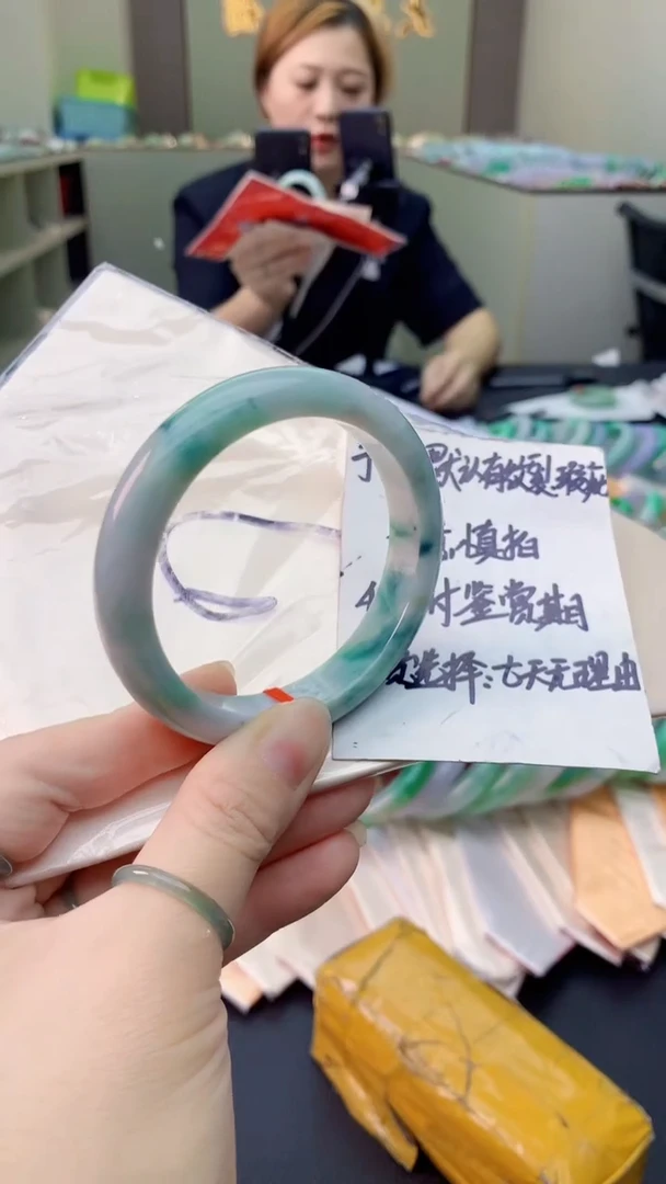翡翠手镯未镶嵌0851722950