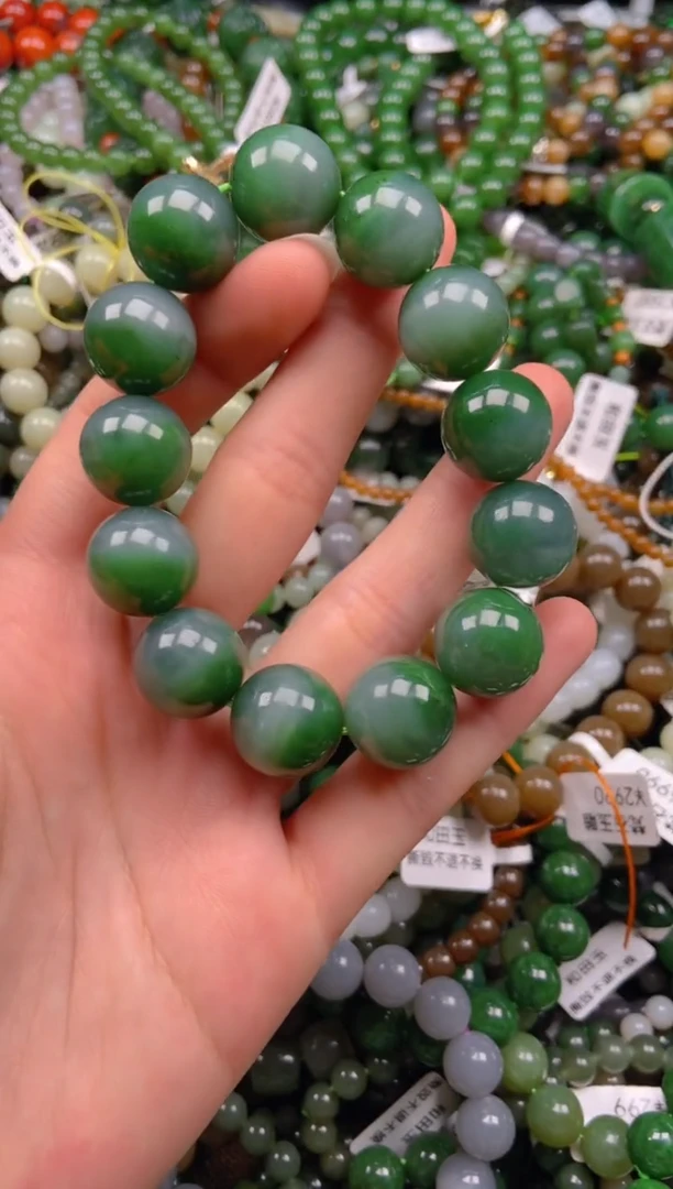 和田玉未镶嵌颈饰1