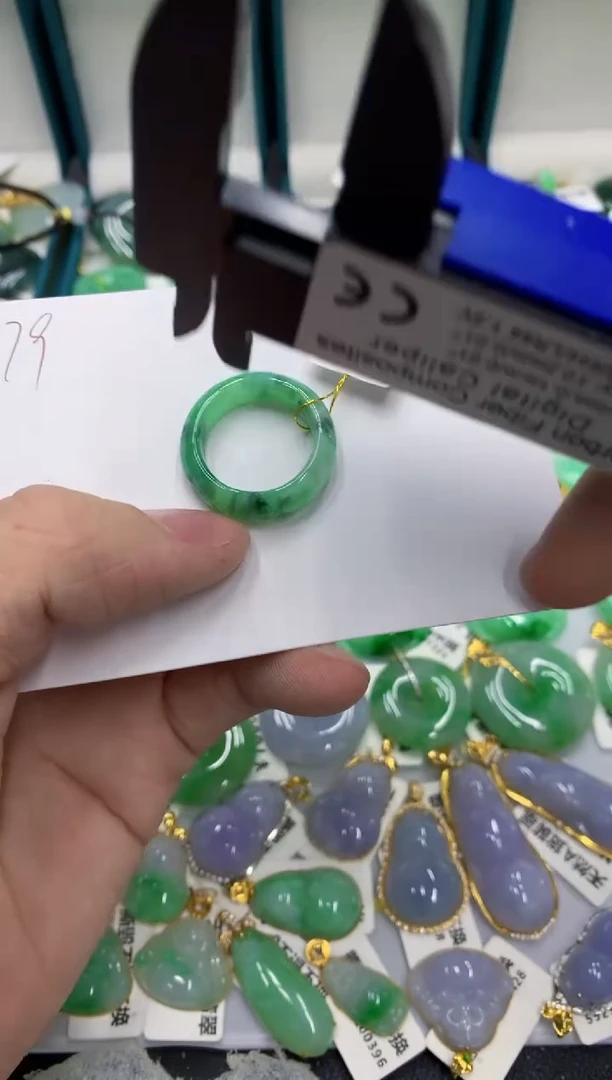 【闪购商品】翡翠颈饰未镶嵌号链接11111