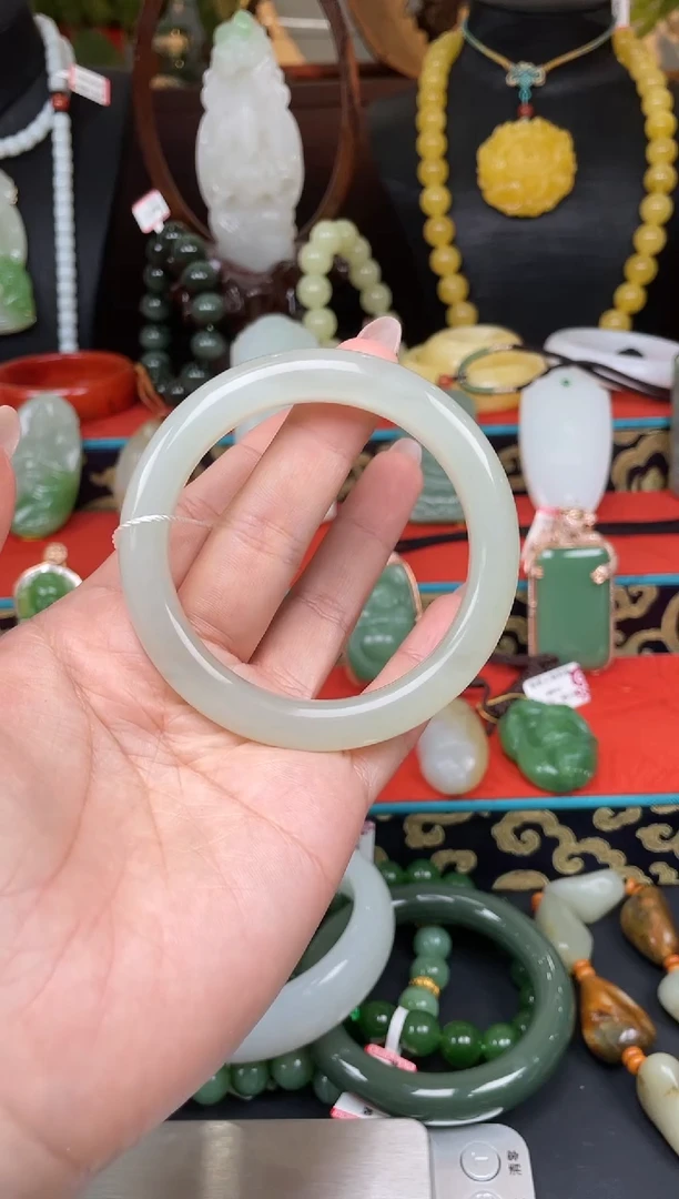 和田玉手镯未镶嵌手镯圈口59