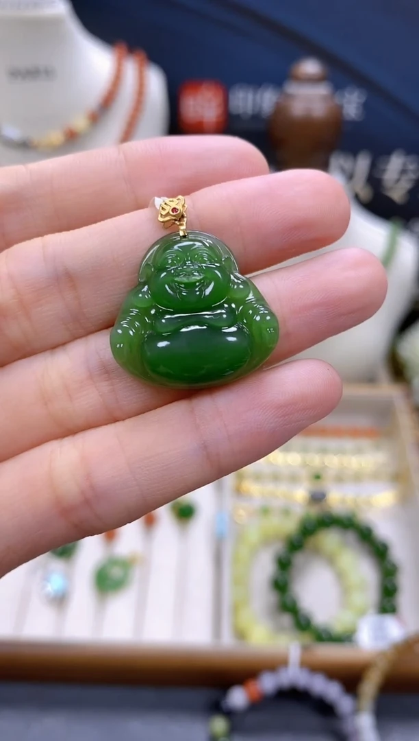 颈饰18K金镶嵌和田玉cg