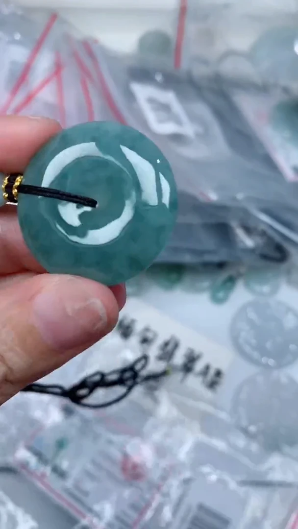 颈饰未镶嵌翡翠吊坠